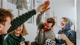 朋友，好友，友情（圖／翻攝自unsplash）