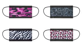 家樂福開賣限量的彩色口罩。（圖／業者提供）