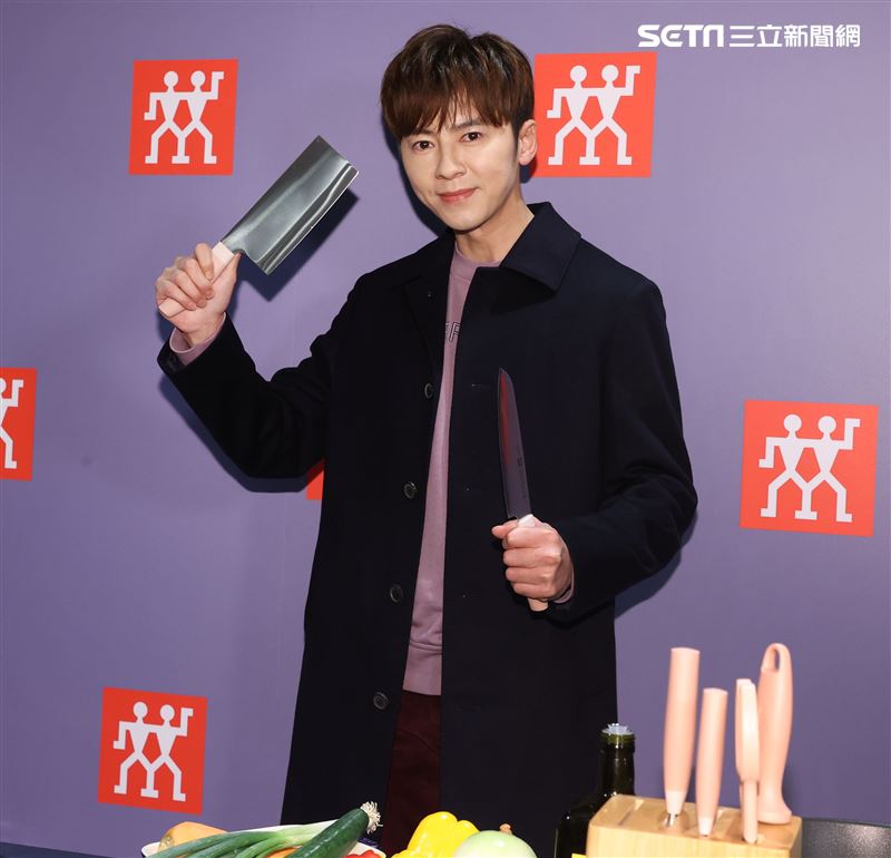 李國毅品牌一日店長。（記者邱榮吉/攝影）