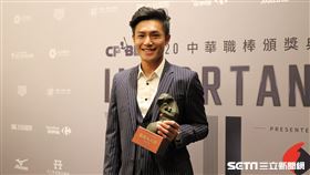 ▲富邦悍將李宗賢獲選最佳9人游擊手。（圖／記者劉彥池攝影）