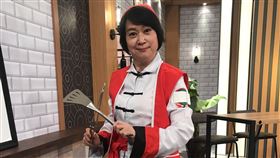 王月和焦志方一同主持料理節目。（圖／年代提供）