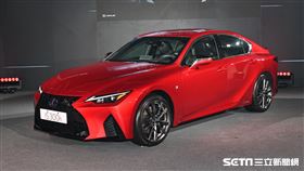 ▲Lexus IS 300h。（圖／鍾釗榛攝影）