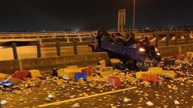 柳丁,炸裂,國道,追撞(翻攝自 爆廢1公社)