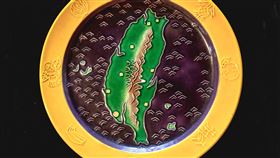 高市擬限量復刻逍遙園紀念瓷盤高雄市逍遙園日前重新開園，其中從日本九州大谷紀念館商借的「逍遙園紀念瓷盤」受矚目，文化局表示，為了回應民眾期待已再向日方商議延長展期，並研議邀請藝術家開發限量復刻紀念瓷盤。（高市文化局提供）中央社記者王淑芬傳真　109年11月16日