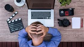 頭痛，頭暈   圖／pixabay