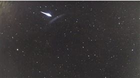 臺北天文館星空攝影機於梨山福壽山農場所拍攝到的火流星。(圖／臺北天文館提供)