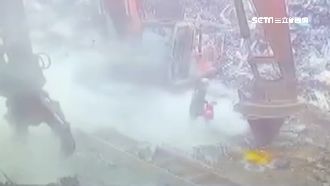 回收廠壓毀瓦斯鋼瓶　爆炸閃燃釀2傷