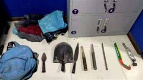 ▲公安逮捕3名盜墓者。（圖／翻攝自宜賓公安微信）