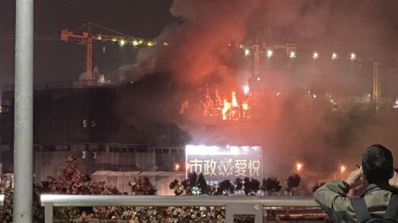 台中高鐵附近火警　樣品屋陷入火海