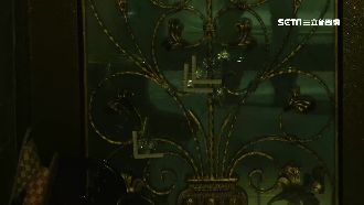 凌晨持槍掃射民宅　玻璃滿是彈孔