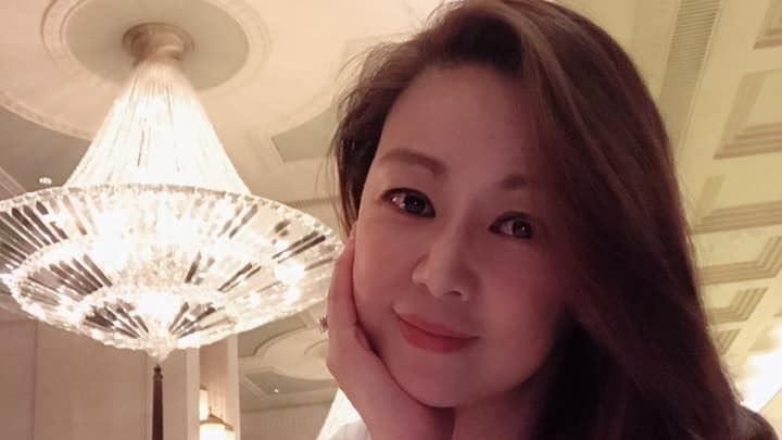 黑道爸逼分手　她閃嫁富商爽刷無限卡
