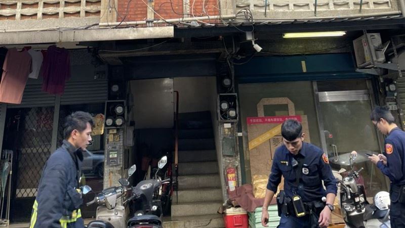 三重民宅廚房突竄火！2長者一度受困