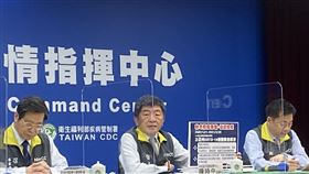 指揮官陳時中表示，為降低國內社區傳播風險，及避免造成醫療體系負擔，今宣布12月1日起將啟動「秋冬防疫專案」，將強化「邊境檢疫」、「社區防疫」及「醫療應變」措施，敬請民眾配合。（圖／記者簡浩正攝影）