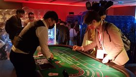 始多利交易所玩21點　換取台灣文本故事在TCCF創意內容大會展覽「始多利交易所」中，只要投下代幣玩21點，就有機會獲得台灣故事內容。中央社記者鄭景雯攝　109年11月18日