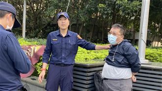 不滿中天被下架　男朝NCC旗幟噴漆