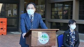 台積電赴美設廠  黃敏境：台美高度互信駐洛杉磯辦事處長黃敏境（左）表示，台積電赴美投資的計畫，代表台美之間經貿交流熱絡，具有高度互信基礎。圖攝於11月16日。中央社記者林宏翰洛杉磯攝  109年11月19日