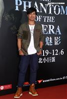 動力火車尤秋興觀賞「歌劇魅影」。（記者邱榮吉/攝影）