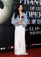 安琪觀賞「歌劇魅影」。（記者邱榮吉/攝影）