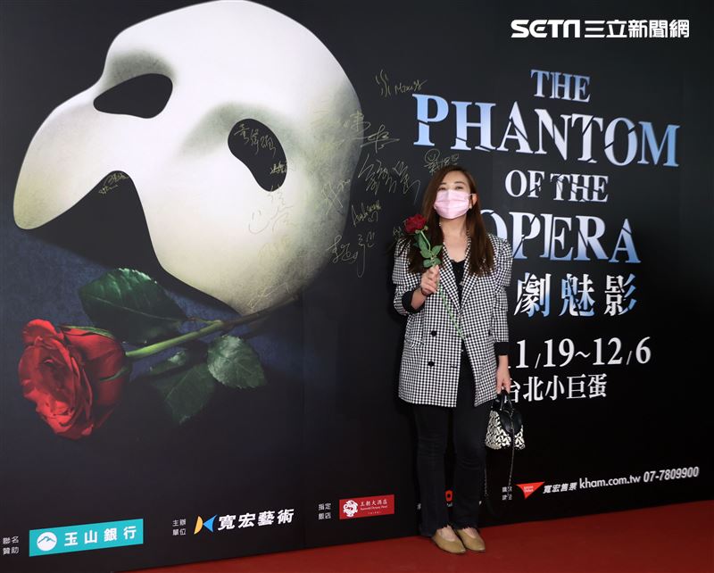 梁靜茹觀賞「歌劇魅影」。（記者邱榮吉/攝影）