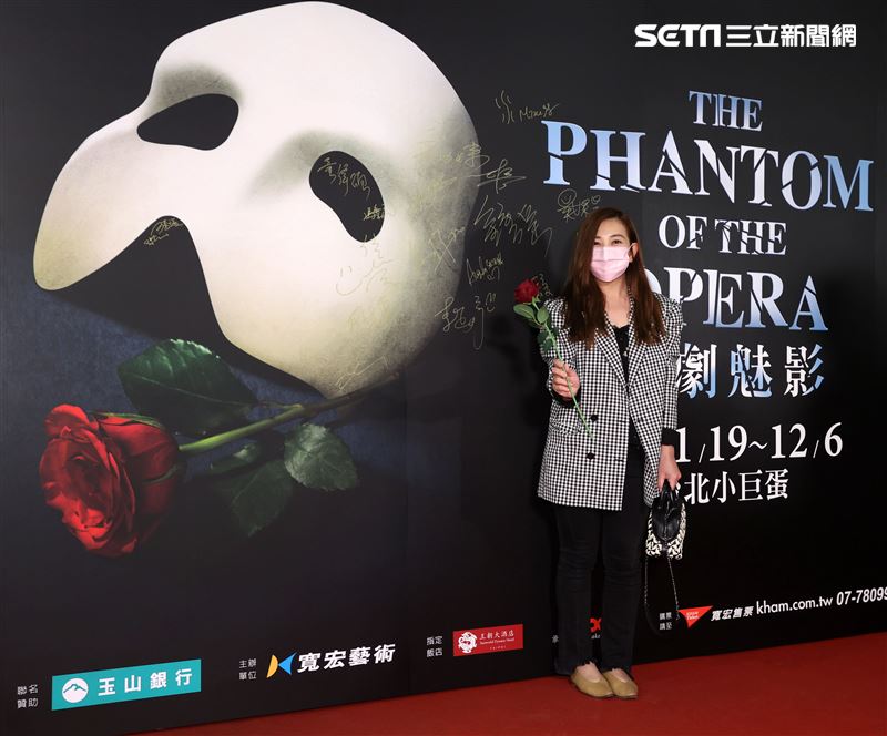 梁靜茹觀賞「歌劇魅影」。（記者邱榮吉/攝影）