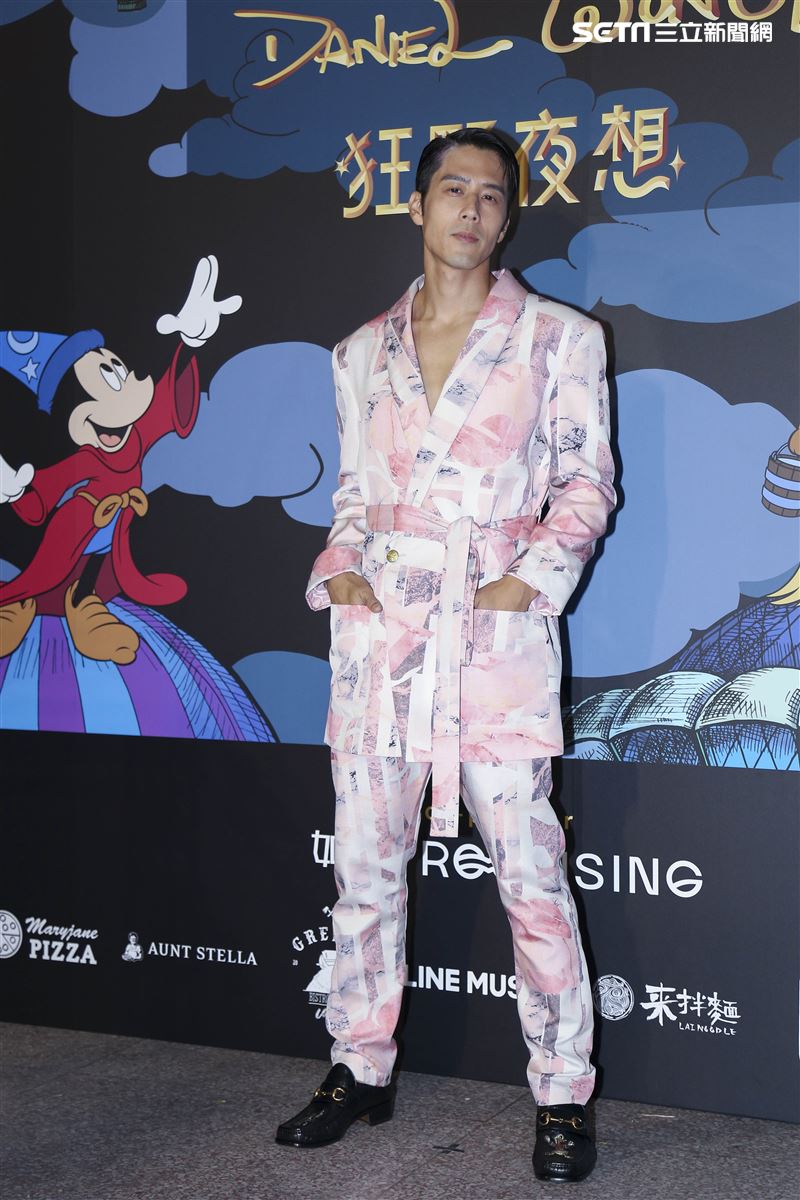 設計師Daniel Wong攜手Disney打造【狂野夜想 Fantasia 2OFW 】時裝秀郭書瑤、禾浩辰、謝忻、周興哲、周曉涵、閻奕格、胡宇威出席。（圖／記者楊澍攝影）