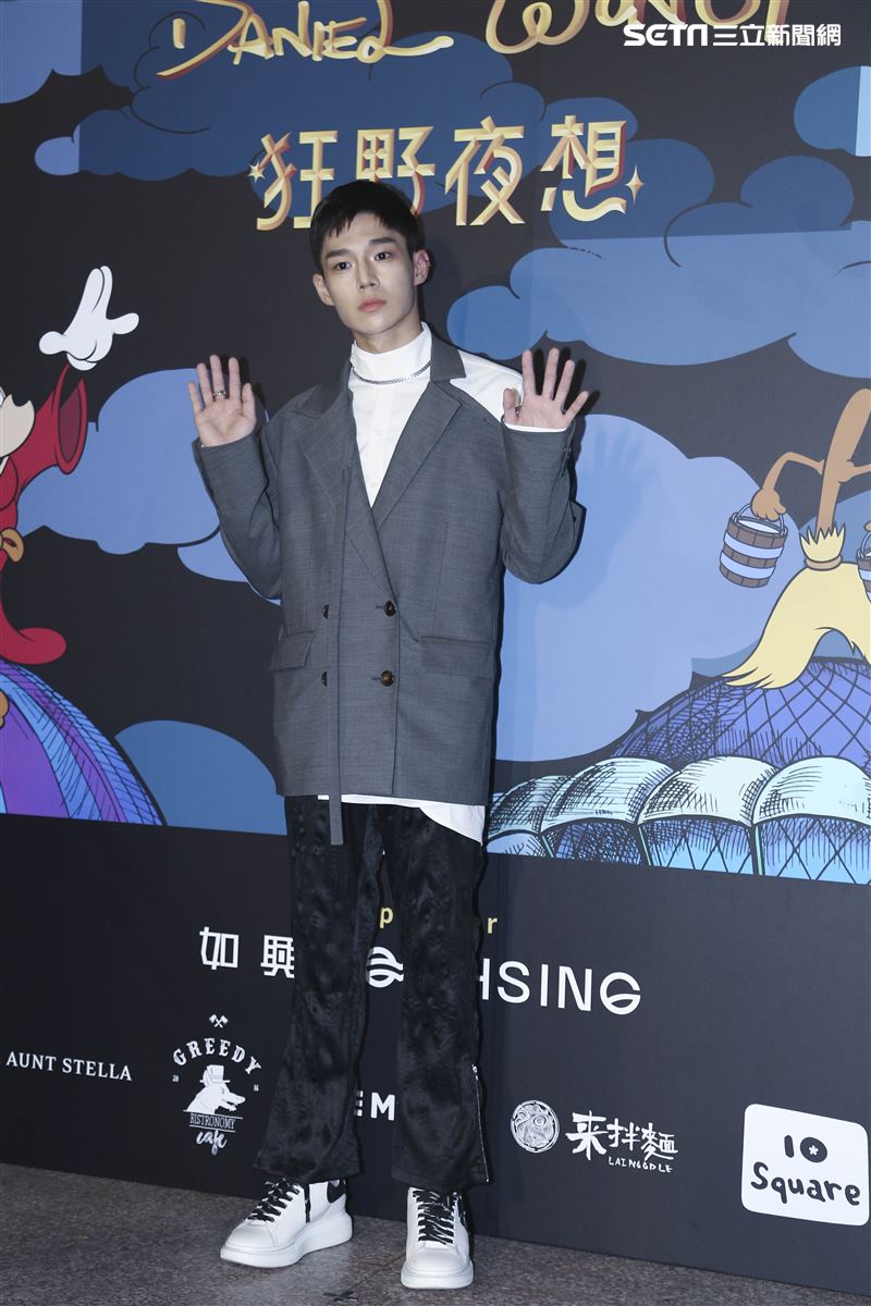 設計師Daniel Wong攜手Disney打造【狂野夜想 Fantasia 2OFW 】時裝秀郭書瑤、禾浩辰、謝忻、周興哲、周曉涵、閻奕格、胡宇威出席。（圖／記者楊澍攝影）