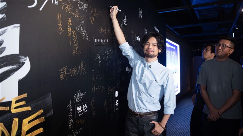 《手捲煙》陳健朗感動入圍自由的金馬