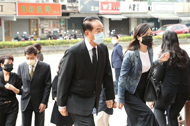 金馬名導張毅追思會，台灣著名電影人焦雄屏、滾石董事長段鐘沂、亞太影帝石雋、導演侯孝賢、李行、朱延平、王童、陳坤厚，藝人張小燕、陶喆、李興文、歐陽龍等人均出席。（圖／記者楊澍攝影）