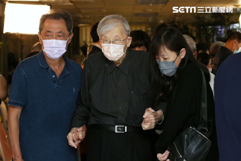 金馬名導張毅追思會，台灣著名電影人焦雄屏、滾石董事長段鐘沂、亞太影帝石雋、導演侯孝賢、李行、朱延平、王童、陳坤厚，藝人張小燕、陶喆、李興文、歐陽龍等人均出席。（圖／記者楊澍攝影）