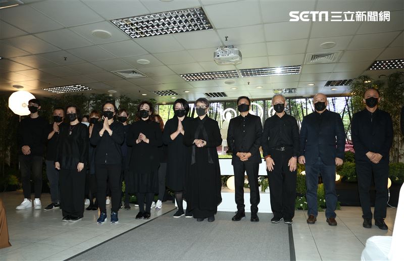 金馬名導張毅追思會，台灣著名電影人焦雄屏、滾石董事長段鐘沂、亞太影帝石雋、導演侯孝賢、李行、朱延平、王童、陳坤厚，藝人張小燕、陶喆、李興文、歐陽龍等人均出席。（圖／記者楊澍攝影）