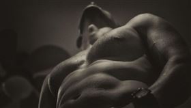 肌肉男,猛男,重訓,健身,運動,裸體,上半身,男人,男生,男孩,男子,男體,運動員,體育,muscles（Pixabay）