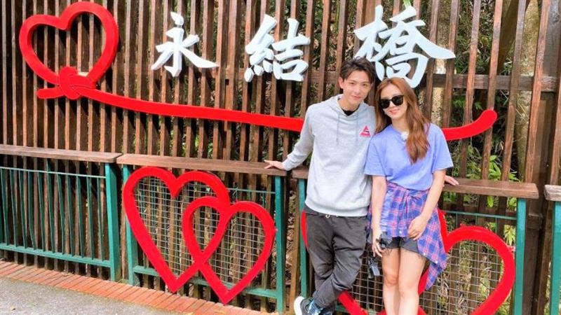 周曉涵甜喊他是老公　互餵冰棒羞到爆