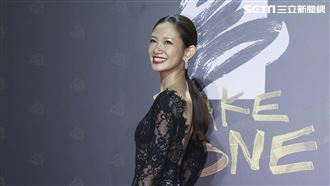 首登金馬紅毯！吳奕蓉鞋跟踩裙擺仆街