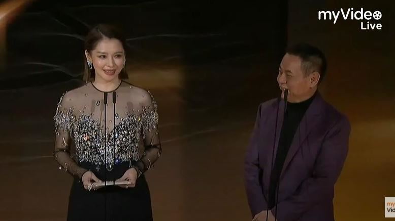 徐若瑄頒獎失控尬聊　網狂噓吵又尷尬