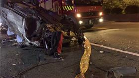 國1車禍休旅車自撞釀4死2傷。(圖／翻攝畫面)