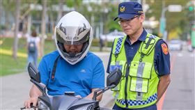 取締騎士滑手機／TCPB 局長室 