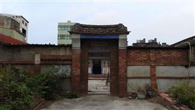 彰化縣「鹿港頂番吳家」三合院已有百年歷史，如今卻恐遭強制拆除。（圖／讀者提供）