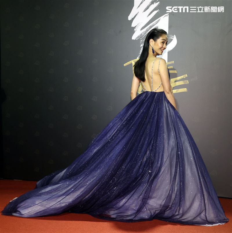 陳雪甄典雅又不失性感的設計榮登紅毯五美。（記者邱榮吉、楊澍攝影）