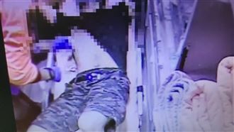 快訊／抓到了！闖紅燈「森七七」砍人