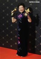 第57屆金馬獎陳淑芳奪最佳女主角、女配角獎雙料大獎。（記者邱榮吉、楊澍攝影）