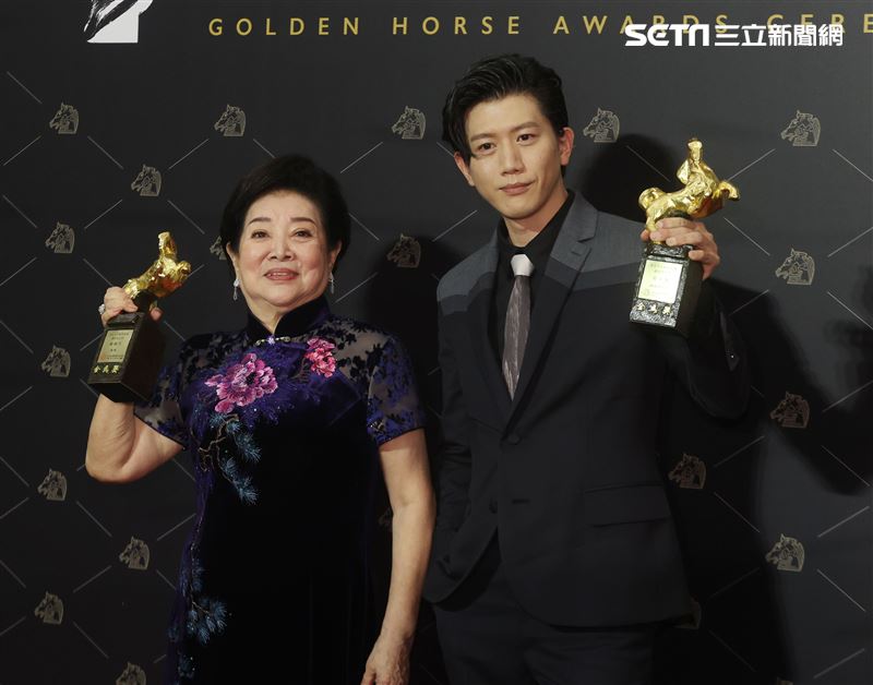 第57屆金馬獎影后陳淑芳、影帝莫子儀。（記者邱榮吉、楊澍攝影）