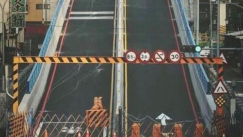 鋼便橋成「雲霄飛車」？網：通往天堂