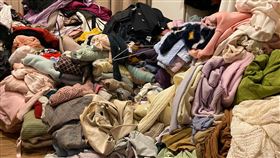 高嘉瑜公開閨房照！衣服快山崩　網見驚人黃枕頭：口水漬？（圖／翻攝自高嘉瑜臉書）