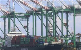 國發會主委龔明鑫表示，第4季外銷訂單與出口表現超過預期，預估台灣今年經濟成長率應該會超過1.8%。（中央社檔案照片）