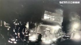 潘男因違停擋路還拿出空氣槍、辣椒水恐嚇後車3男，4人因行車糾紛打成一團。（圖／翻攝畫面）