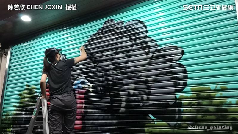 22歲女孩耗時5天　噴漆超狂巨作