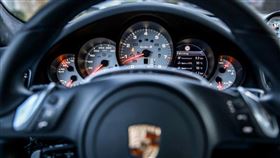 保時捷,車禍,跑車,英國,休旅車,煞車。（圖／翻攝自Pixabay）