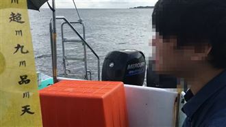 女潛客命喪墾丁　家屬海上悲痛招魂