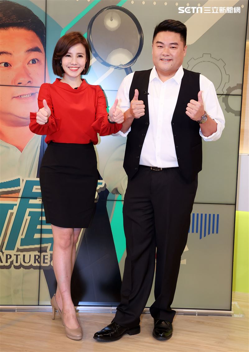 呂捷將與老搭檔三立主播王與菁從1/23起，每週一至五晚間九點在iNews及MOD將推出全新節目全新型態「攔捷新聞」談話性節目。（記者邱榮吉/攝影）
