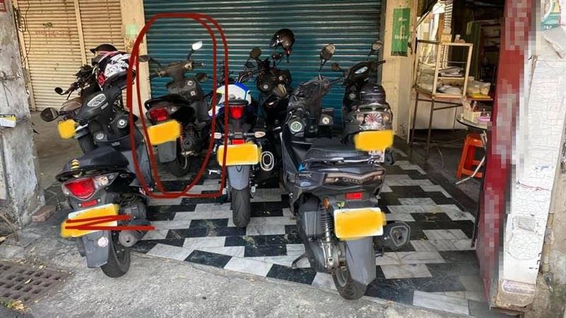 機車被包圍　老闆唸一句被屁孩報復